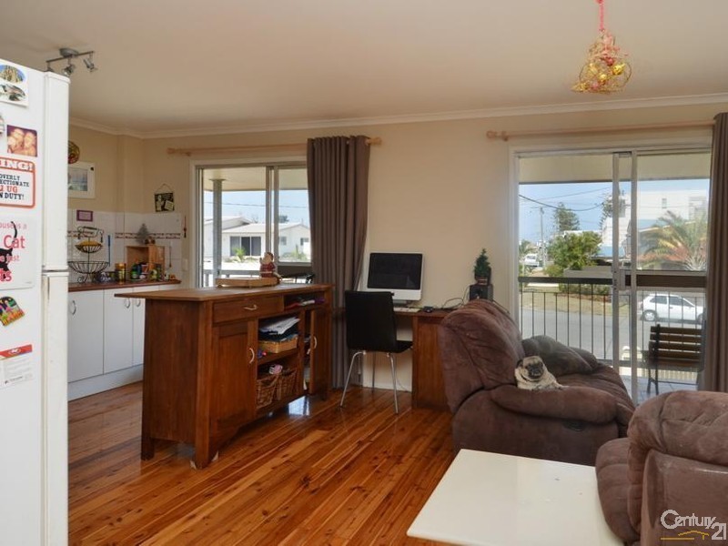 26 Dolphin Avenue, Mermaid Beach QLD 4218