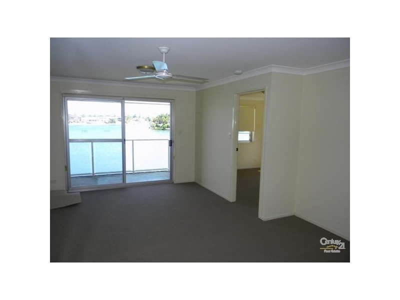 5/27 Duet Drive, Mermaid Waters QLD 4218