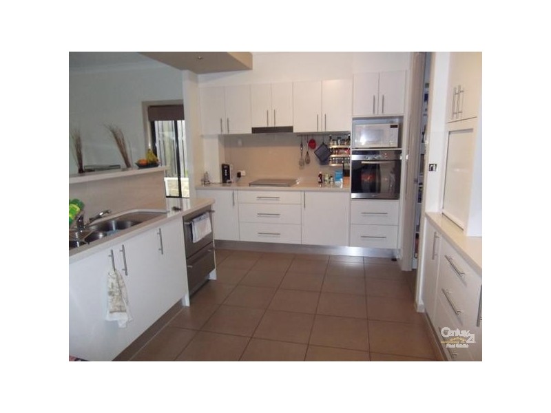 43 Harmsworth Road, Pacific Pines QLD 4211