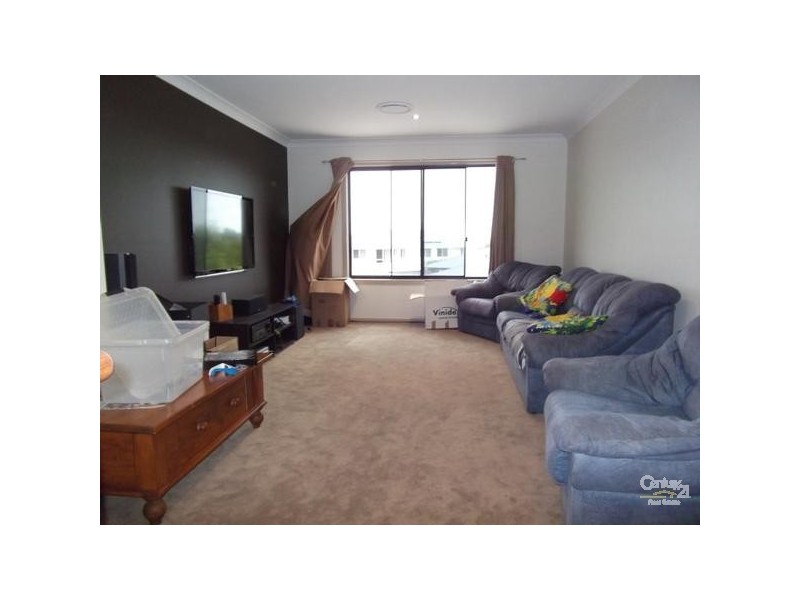 43 Harmsworth Road, Pacific Pines QLD 4211