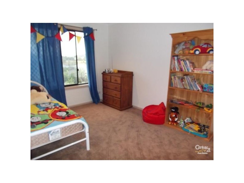 43 Harmsworth Road, Pacific Pines QLD 4211