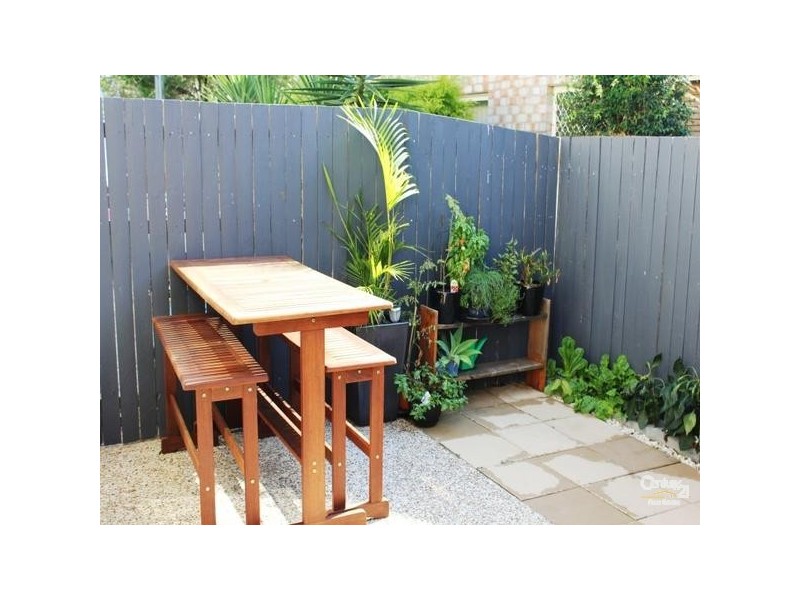 2/23 Blake Street, Southport QLD 4215