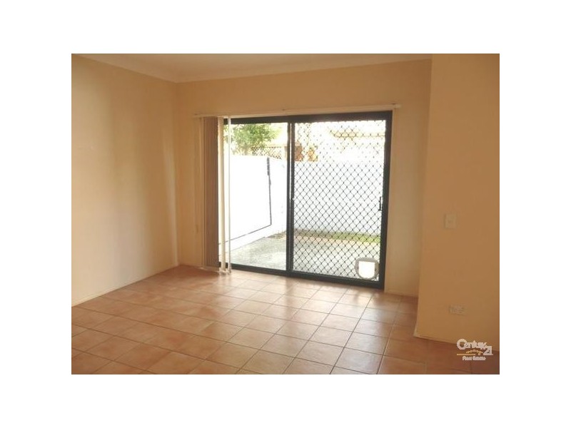 2/23 Blake Street, Southport QLD 4215