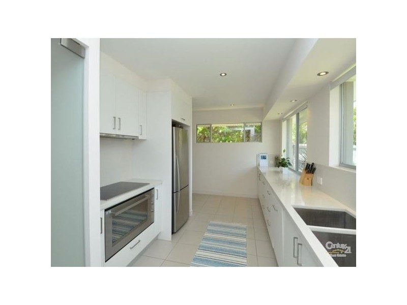 13 Grebe Place, Burleigh Waters QLD 4220