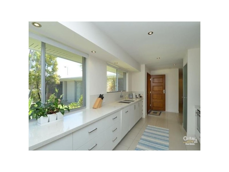 13 Grebe Place, Burleigh Waters QLD 4220