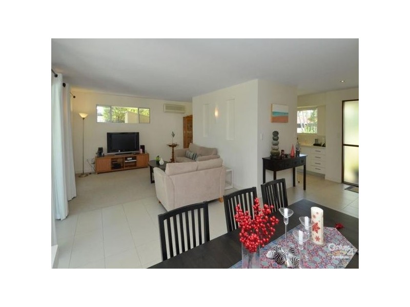 13 Grebe Place, Burleigh Waters QLD 4220