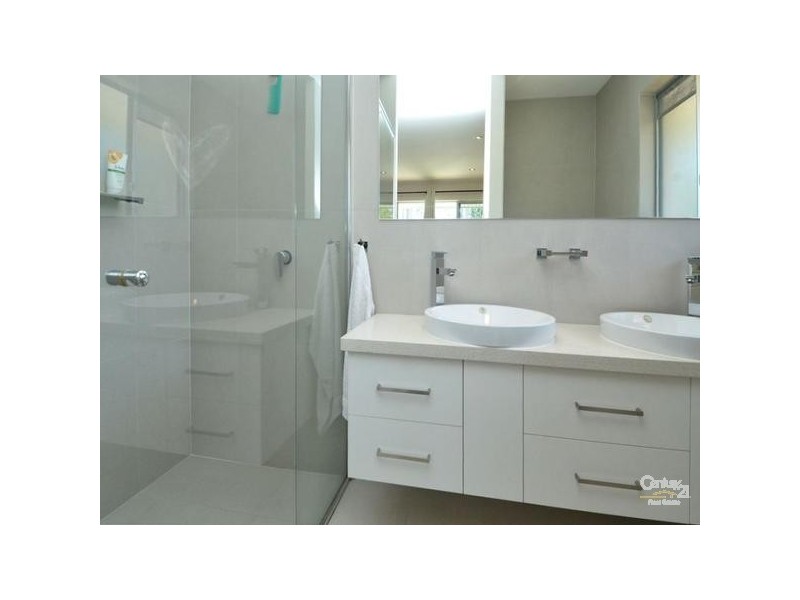 13 Grebe Place, Burleigh Waters QLD 4220