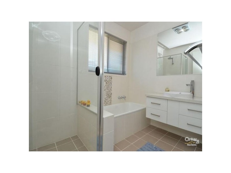 13 Grebe Place, Burleigh Waters QLD 4220