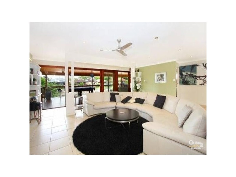 10 Boomerang Cres, Bundall QLD 4217