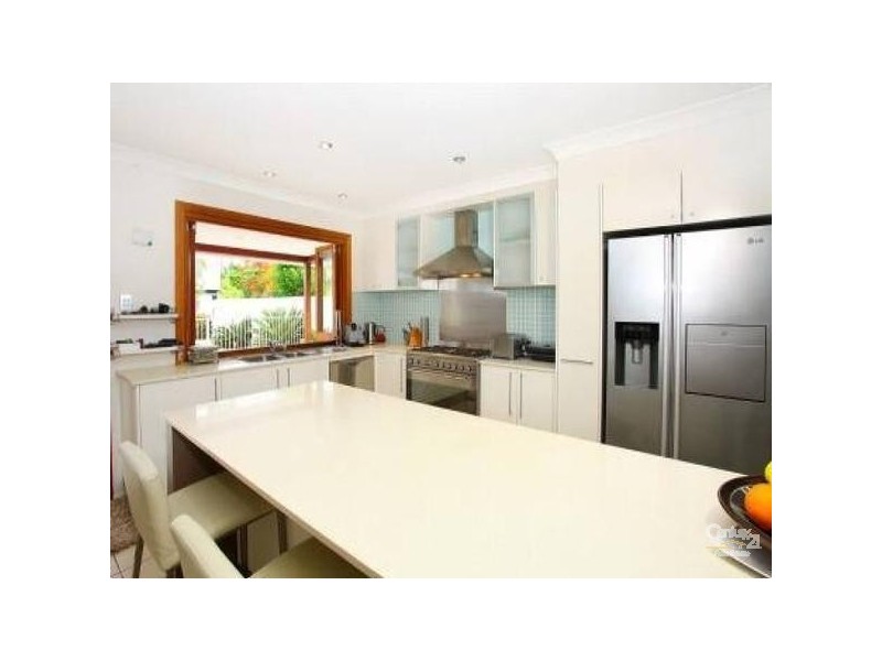 10 Boomerang Cres, Bundall QLD 4217