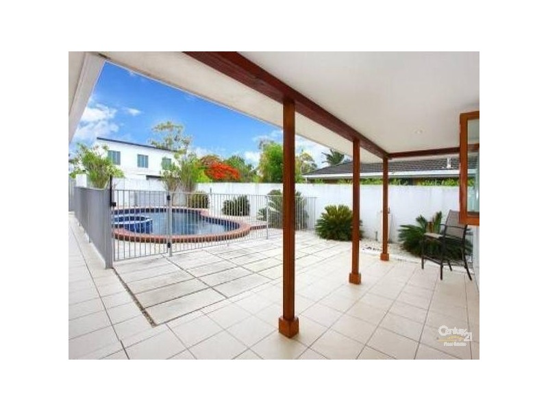 10 Boomerang Cres, Bundall QLD 4217