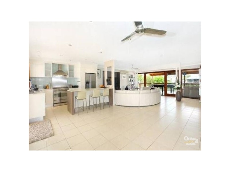 10 Boomerang Cres, Bundall QLD 4217