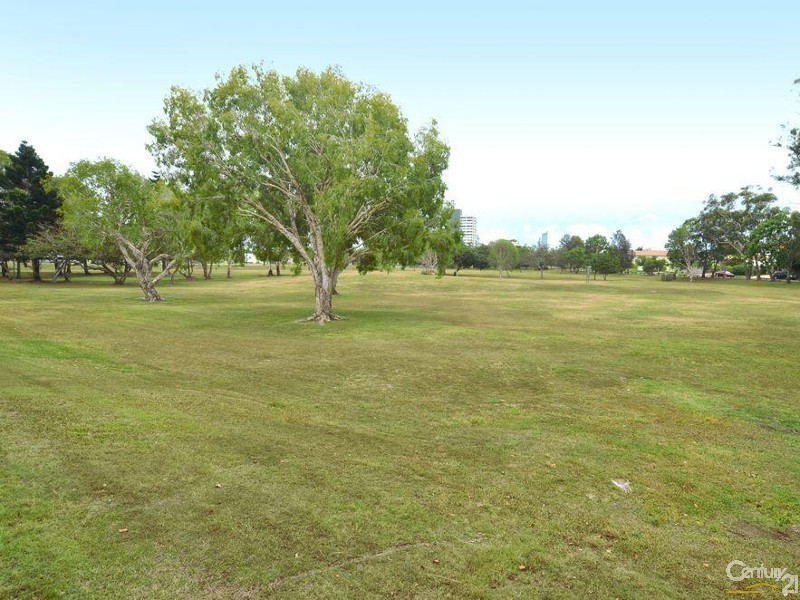 66 Volante Crescent, Mermaid Waters QLD 4218