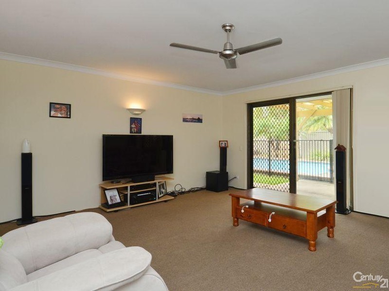 66 Volante Crescent, Mermaid Waters QLD 4218