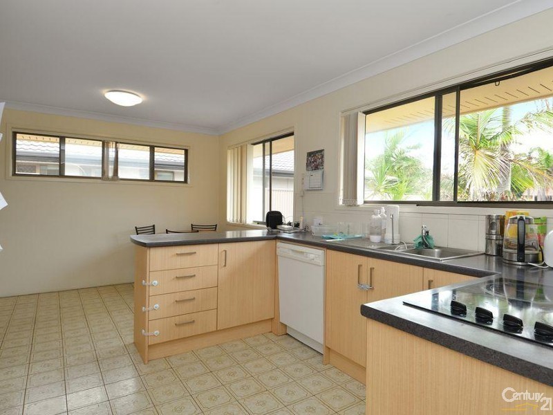 66 Volante Crescent, Mermaid Waters QLD 4218