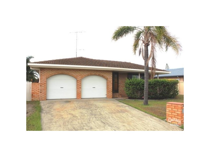 4 Rudder Court, Mermaid Waters QLD 4218