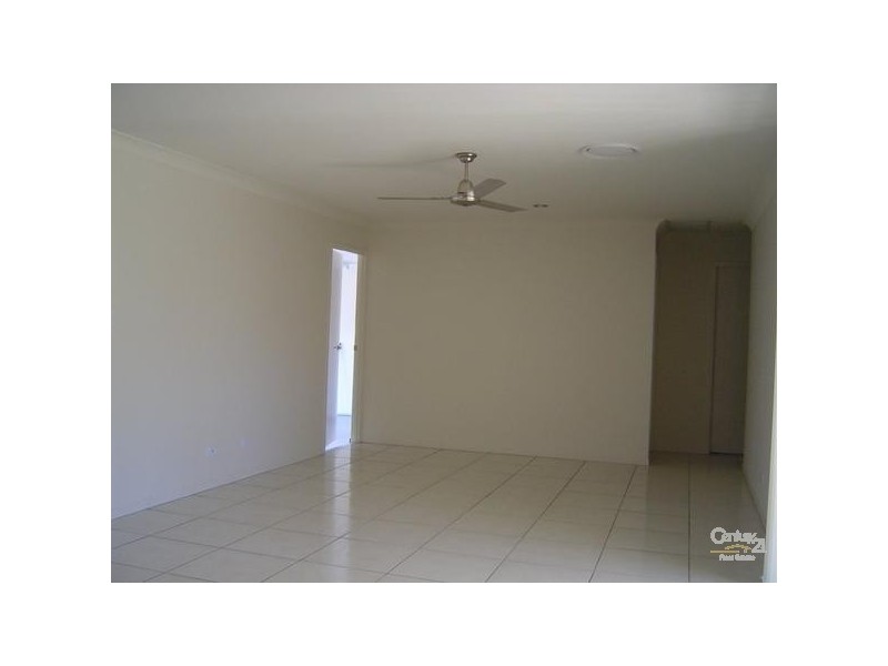 32 Lawley Crescent, Pacific Pines QLD 4211