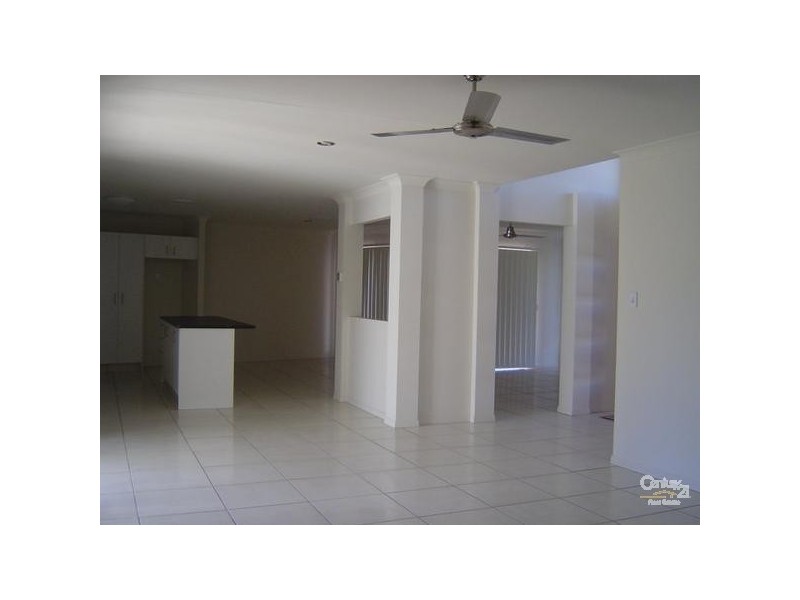 32 Lawley Crescent, Pacific Pines QLD 4211