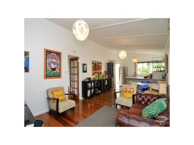 7 Glenelg Ave, Mermaid Beach QLD 4218