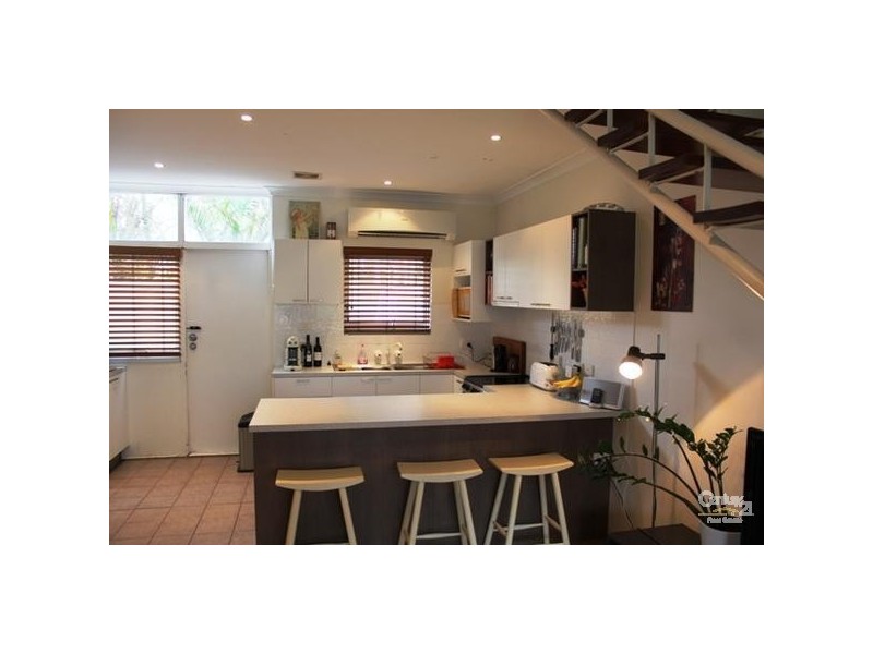 118 Old Burleigh Road, Broadbeach QLD 4218