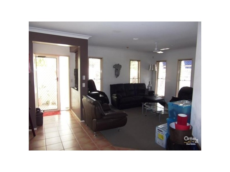 8 Siena Place, Coombabah QLD 4216