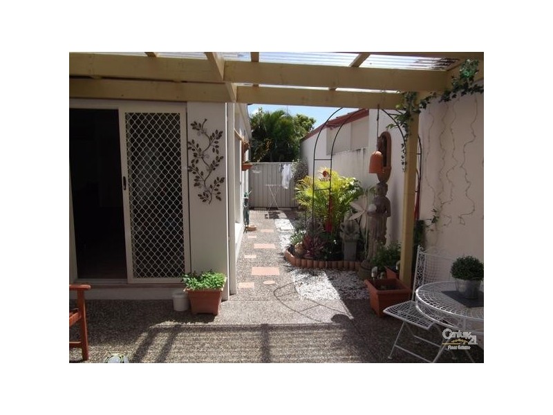 8 Siena Place, Coombabah QLD 4216