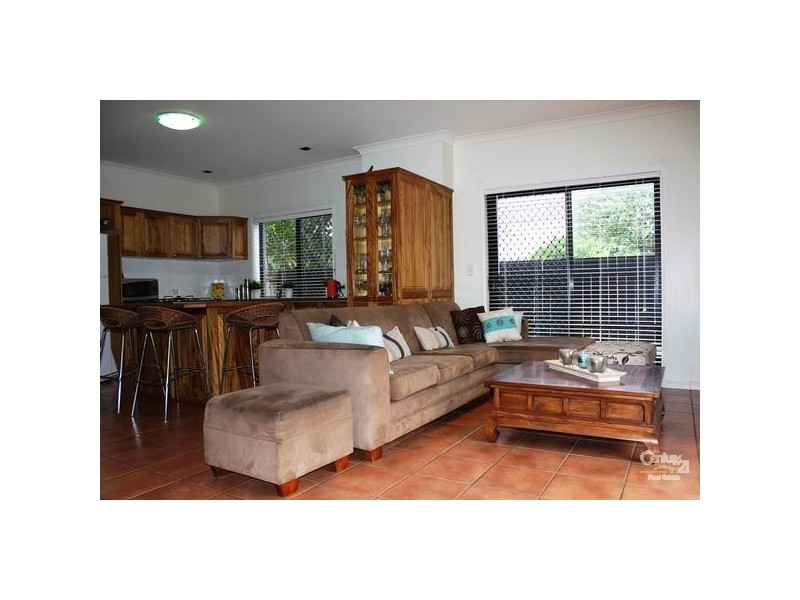 2/60 Chainey Ave, Miami QLD 4220