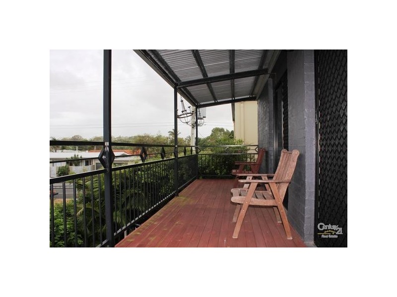 2/60 Chainey Ave, Miami QLD 4220