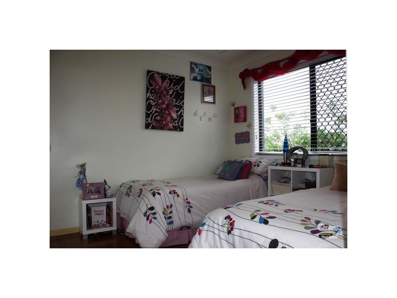 2/60 Chainey Ave, Miami QLD 4220
