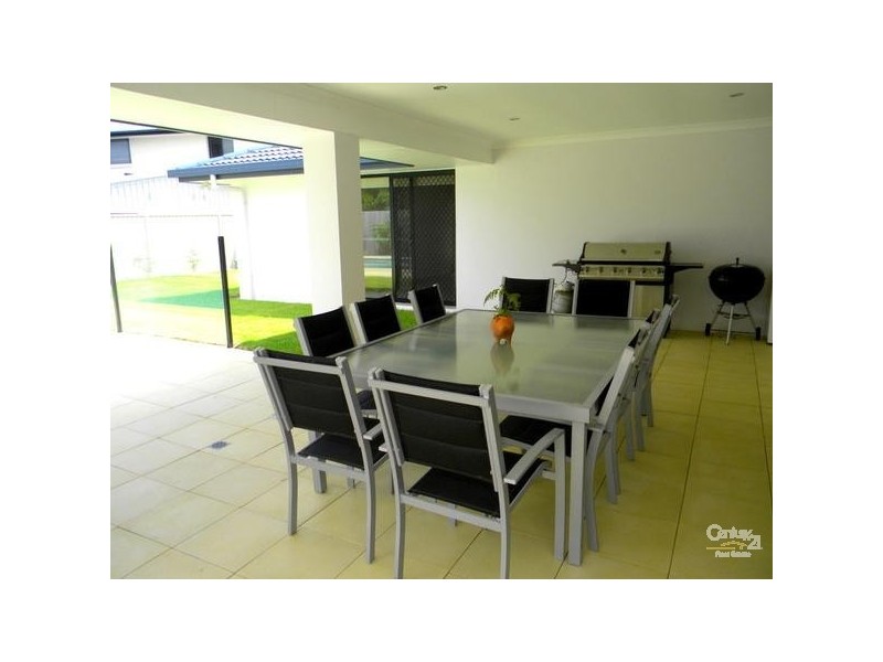 22 Bittern Way, Burleigh Waters QLD 4220