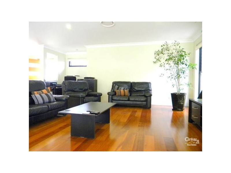 22 Bittern Way, Burleigh Waters QLD 4220