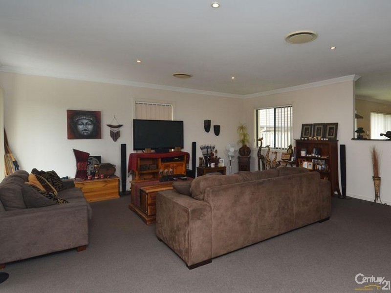 9 Northpoint Close, Robina QLD 4226