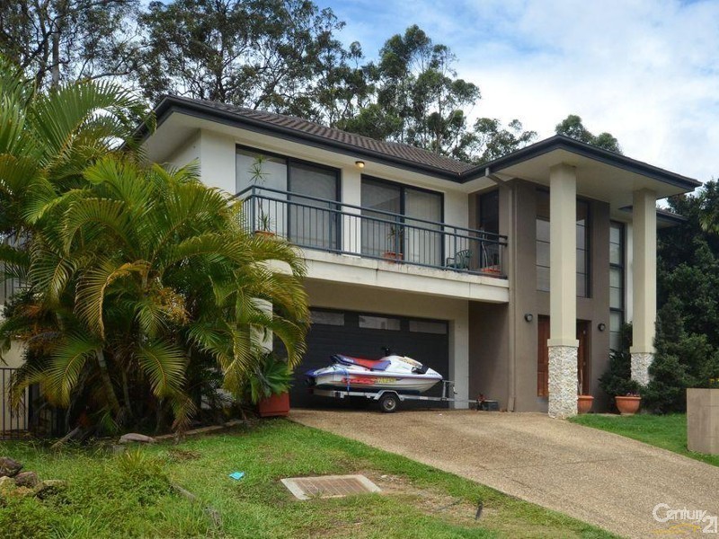 9 Northpoint Close, Robina QLD 4226