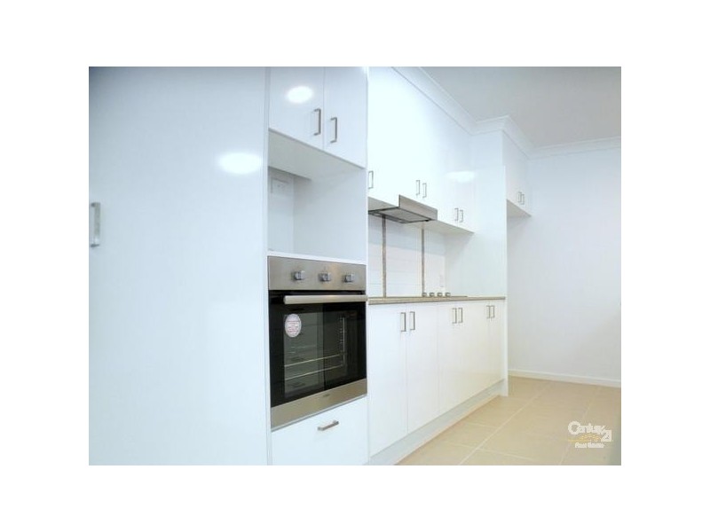 1/68  Eugaree Street, Southport QLD 4215