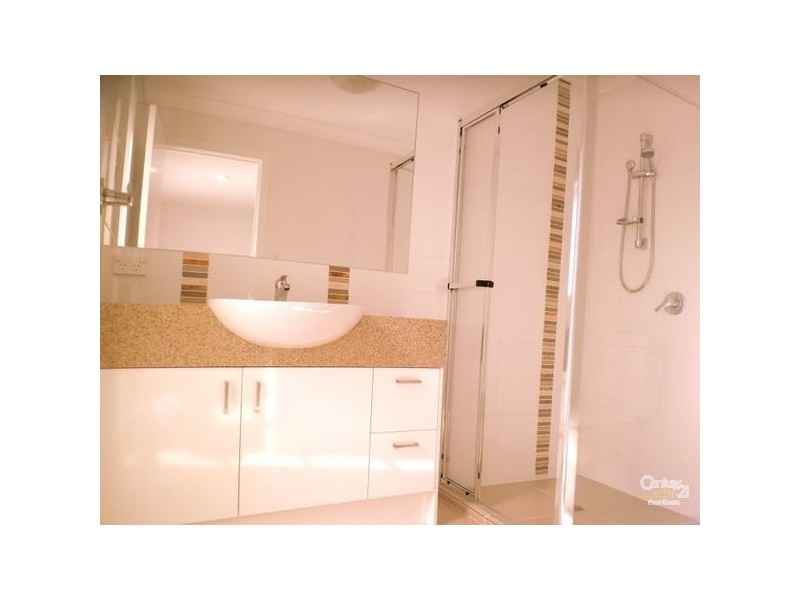 1/68  Eugaree Street, Southport QLD 4215