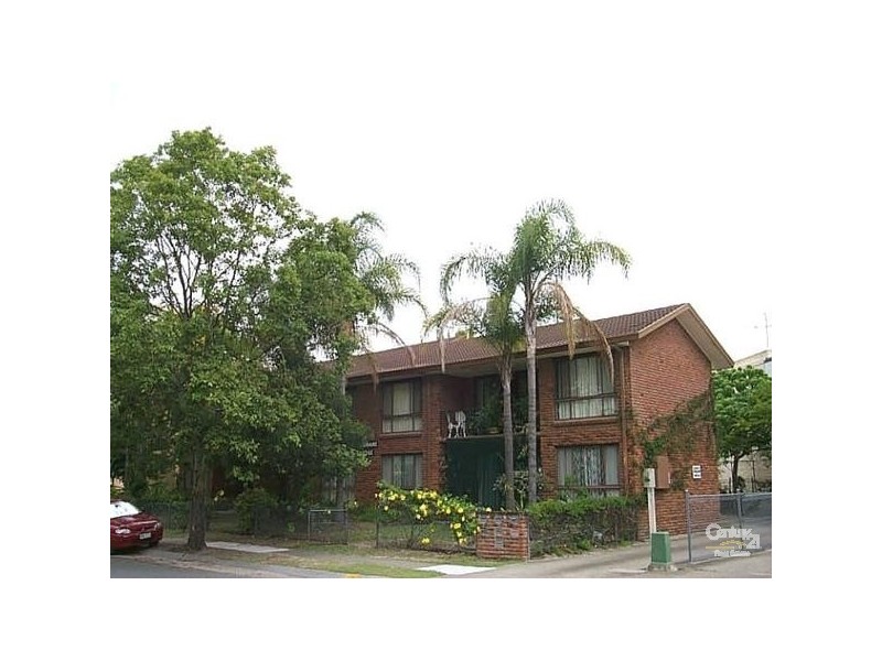 2/3 Christina Court, Mermaid Waters QLD 4218