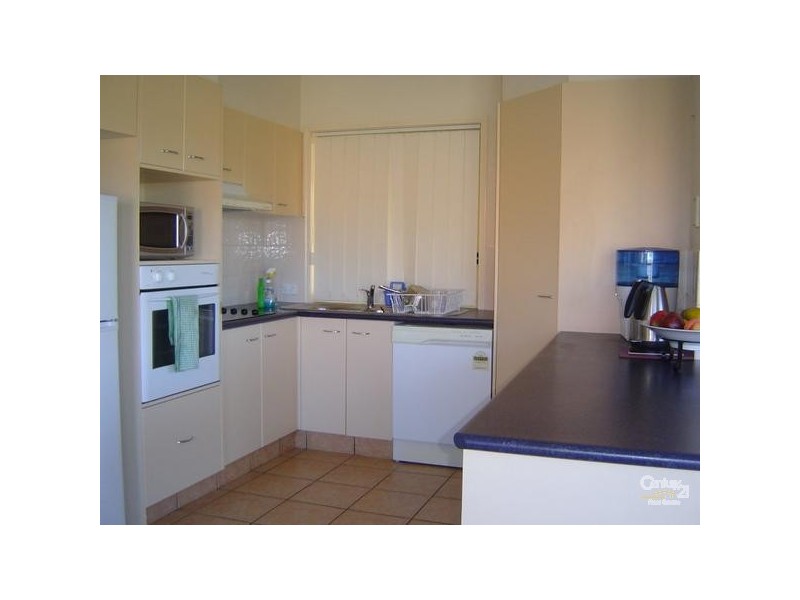 13 Rarotonga Rise, Pacific Pines QLD 4211