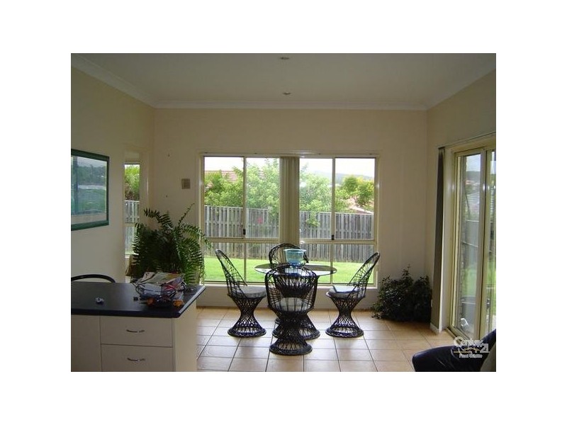 13 Rarotonga Rise, Pacific Pines QLD 4211