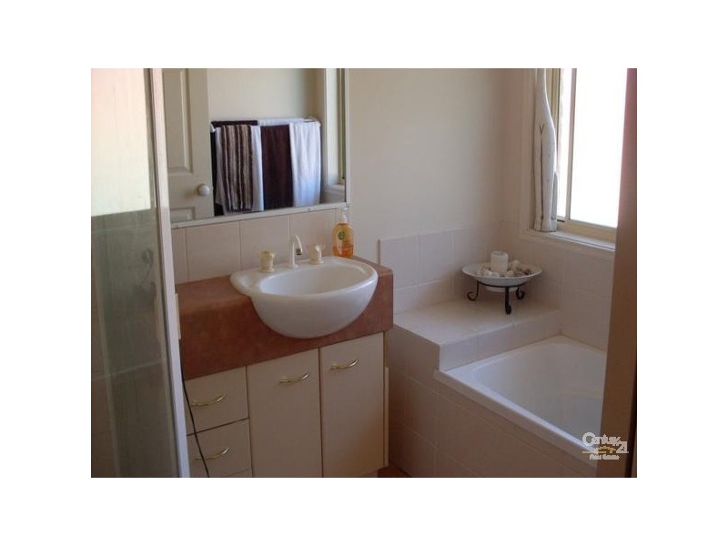 13 Rarotonga Rise, Pacific Pines QLD 4211