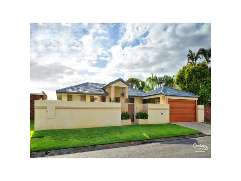 18 De Haviland Ave, Benowa QLD 4217