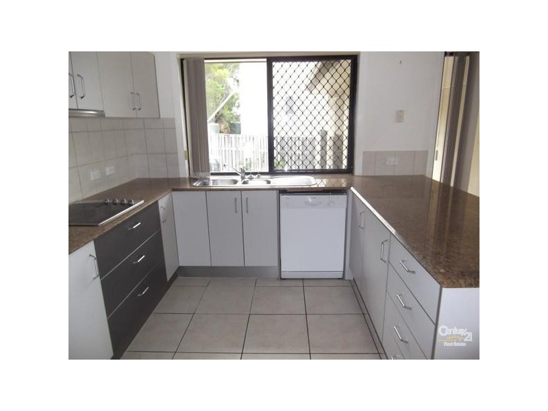 6 Mapleton Circuit, Robina QLD 4226