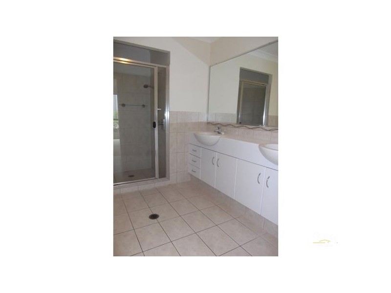 6 Mapleton Circuit, Robina QLD 4226