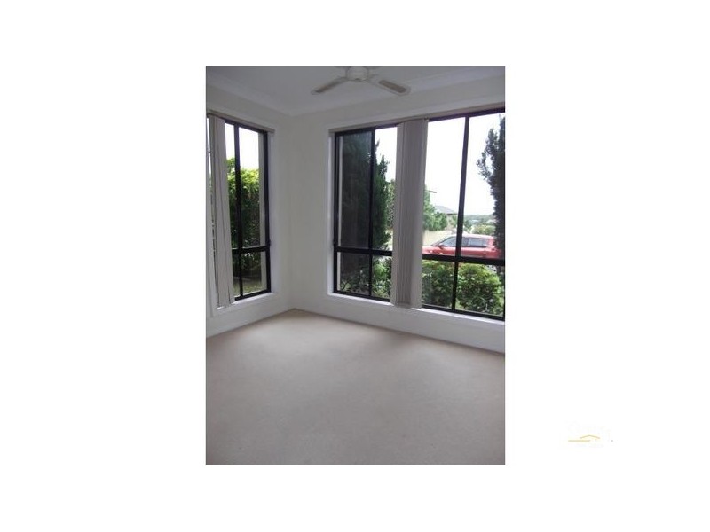 6 Mapleton Circuit, Robina QLD 4226