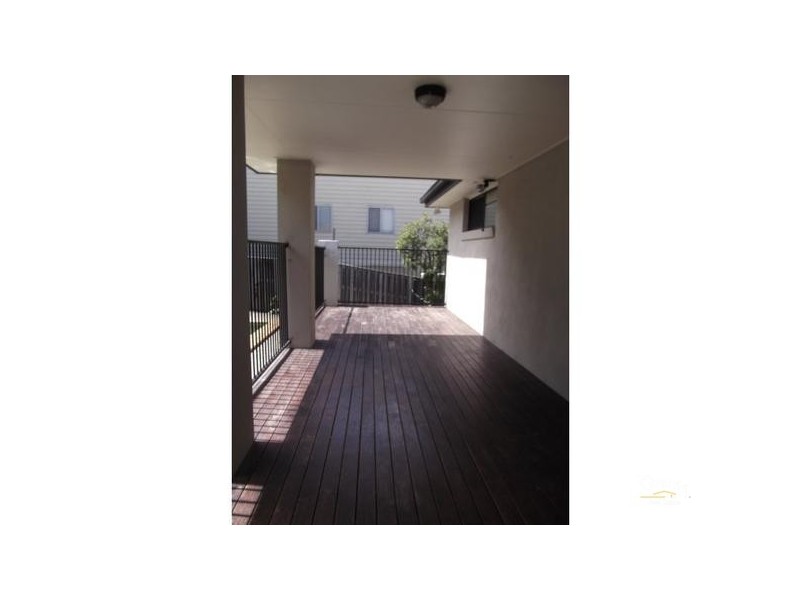 6 Mapleton Circuit, Robina QLD 4226