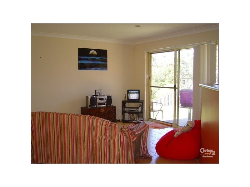 30 Manra Way, Pacific Pines QLD 4211