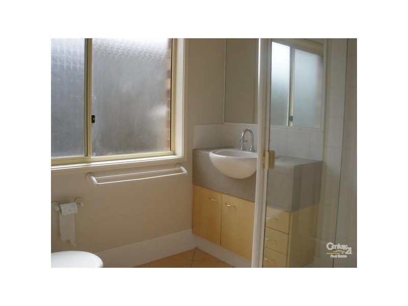 30 Manra Way, Pacific Pines QLD 4211