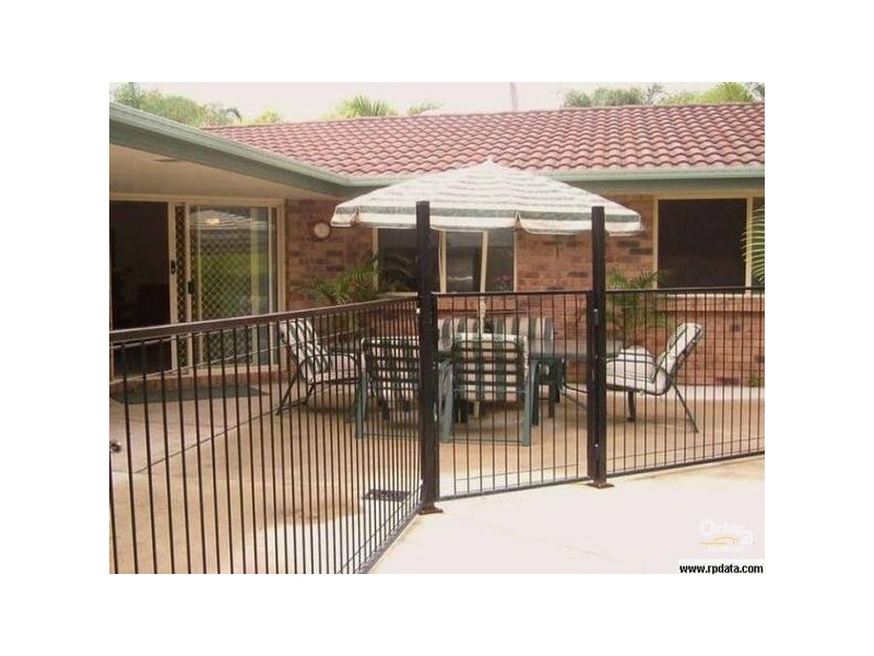 33 Kenneth Drive, Highland Park QLD 4211