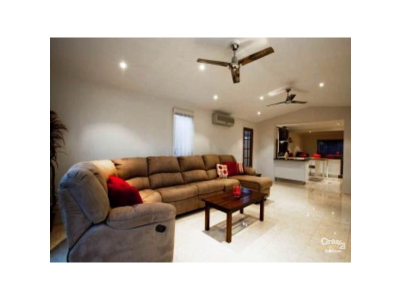4 Mexicali Court, Broadbeach Waters QLD 4218