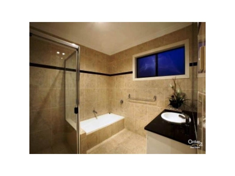 4 Mexicali Court, Broadbeach Waters QLD 4218