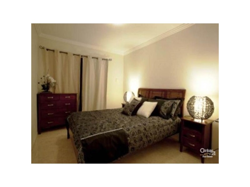 4 Mexicali Court, Broadbeach Waters QLD 4218